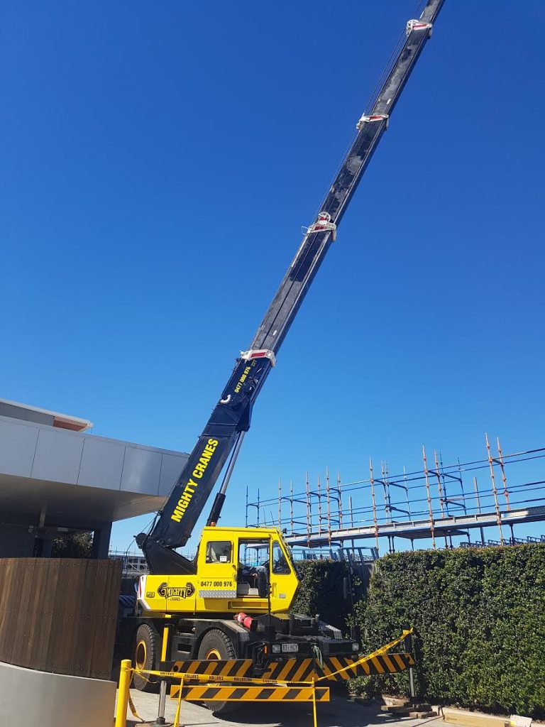 crane hire services brisbane