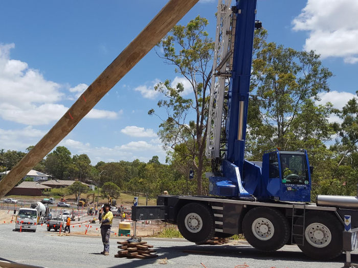 What is a slewing crane
