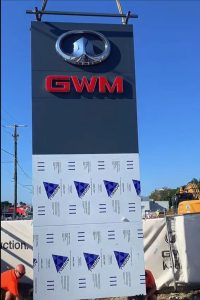 gwm signage installation franna crane lift brisbane qld