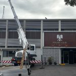 kato-cr130-mobile-crane-during-hvac-condenser-lift kato cr130 mobile crane during hvac condenser lift Brisbane